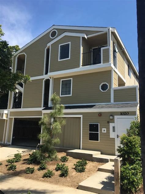 2 bedroom house rentals in Long Beach, CA offer many amenities including but not limited to business center, hardwood floor, concierge service, and high ceilings. . Rooms for rent long beach ca